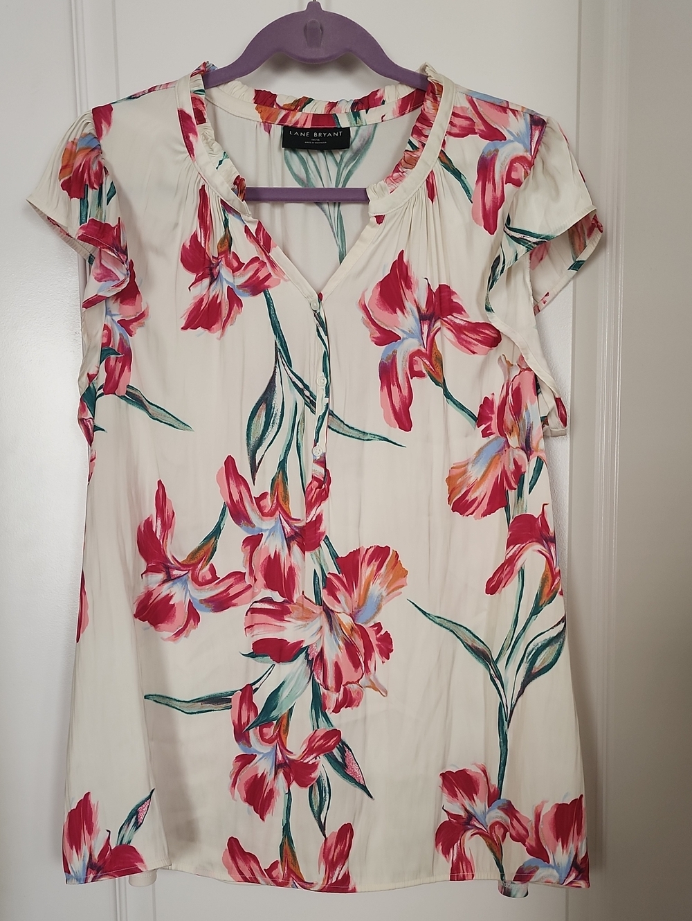 Lane Bryant Cream Floral Flutter Sleeve Blouse - Pink Floral Size 14/16